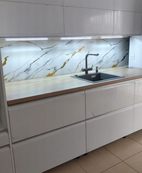 Fini les devis hors budget : l’alternative au carrelage qui transforme vos murs sans travaux lourds | Effet Home