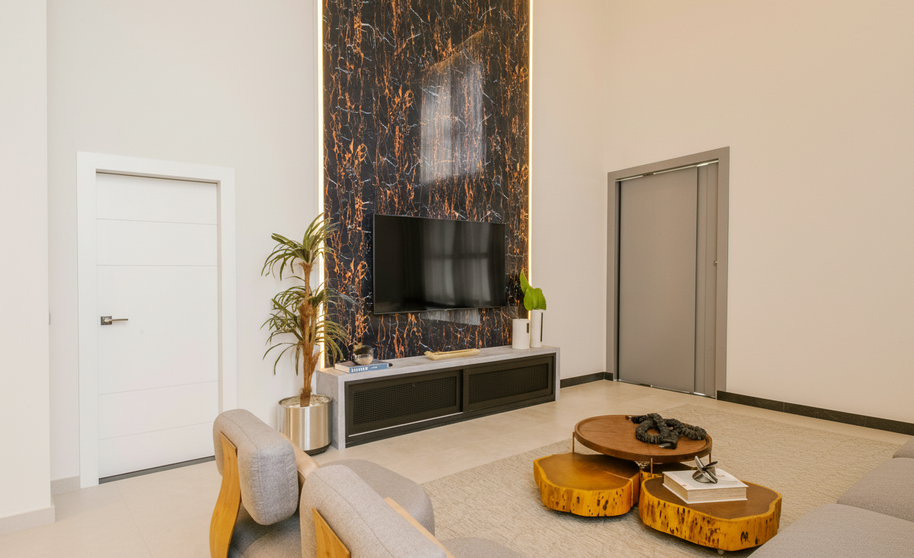 Panneau PVC effet marbre noir veines cuivrées – brillant